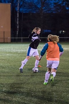 Bild 2 - wBJ SV Henstedt Ulzburg - Krummesser SV : Ergebnis: 6:0